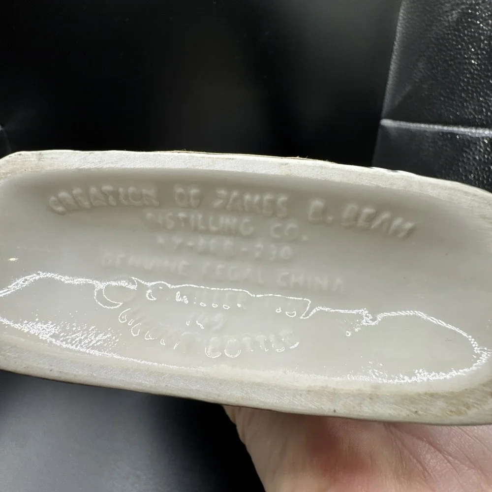 JIM BEAM 1969‎ BLACK HILLS MT RUSHMORE DECANTER